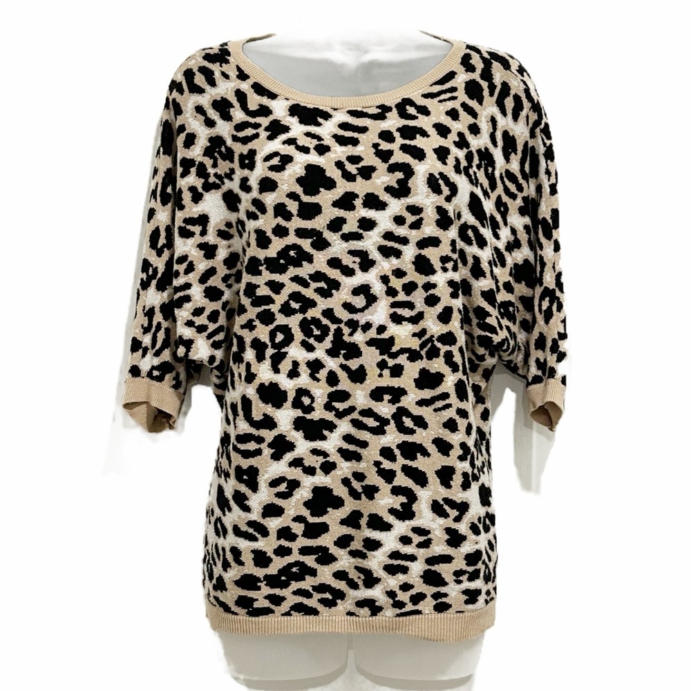 New York & Company SoHo dolman leopard print sweater. Size XS.